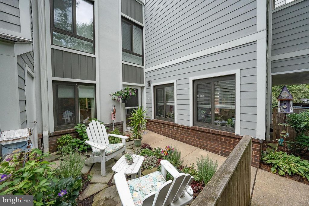 1710 OAKWOOD TER #4G, PENN VALLEY, PA 19072 — exterior