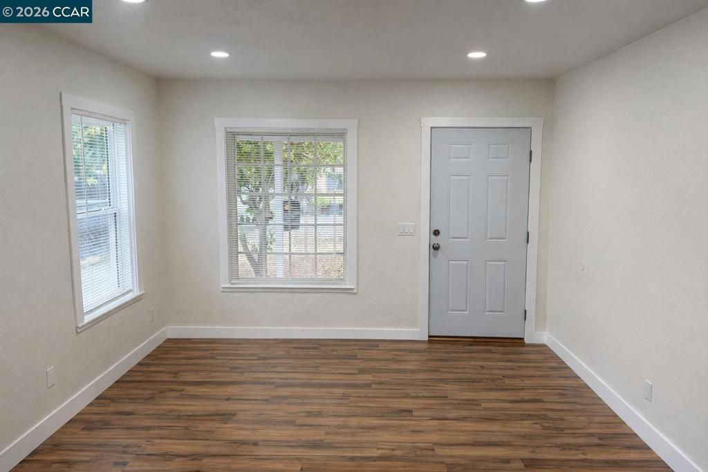 Image 4 of property listing at 3743 23rd Ave, Sacramento, CA 95820