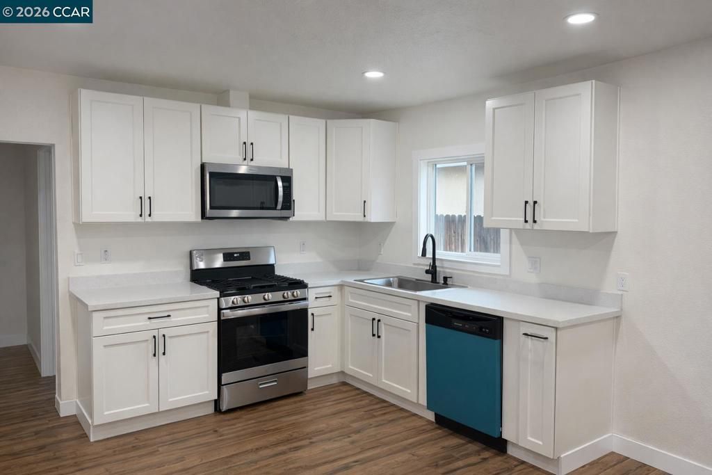 Image 5 of property listing at 3743 23rd Ave, Sacramento, CA 95820