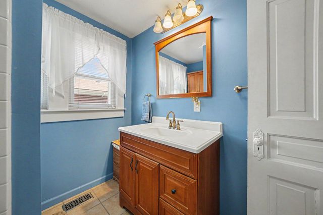 606 Division Street, La Porte, IN 46350