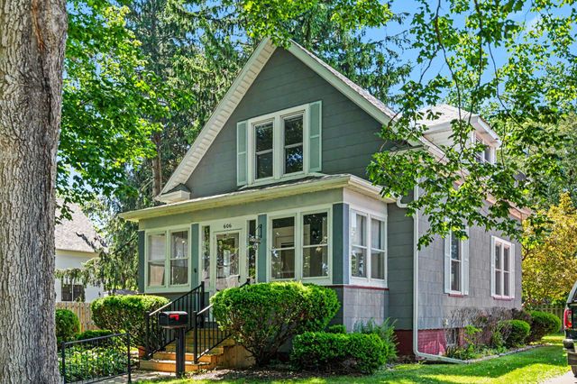 606 Division Street, La Porte, IN 46350