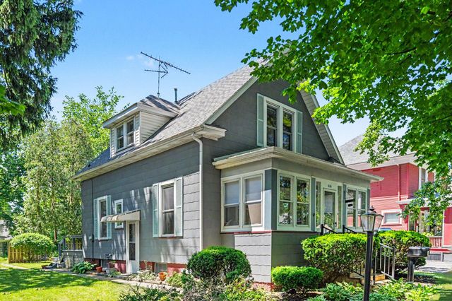606 Division Street, La Porte, IN 46350