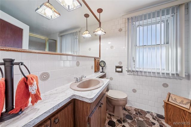 17 South Shore Boulevard, Lackawanna, NY 14218