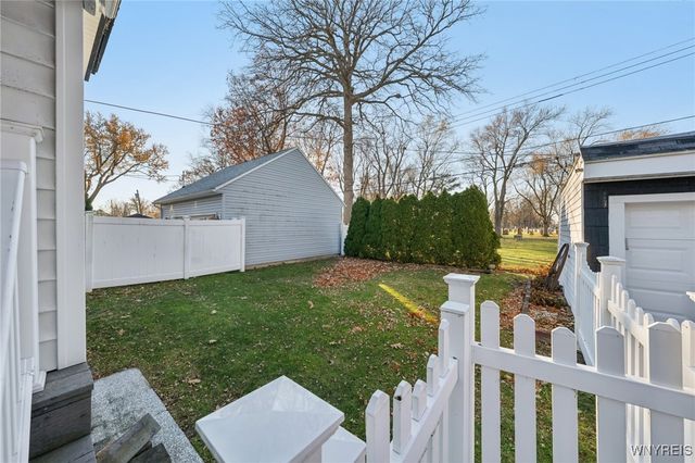 17 South Shore Boulevard, Lackawanna, NY 14218