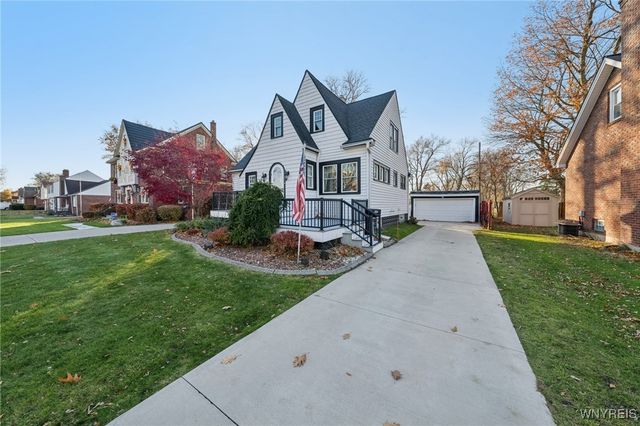 17 South Shore Boulevard, Lackawanna, NY 14218