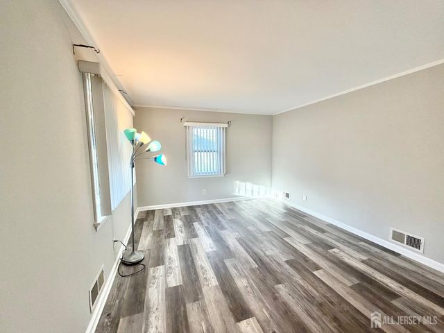 17 Woodbridge Street, New Brunswick, NJ 08901