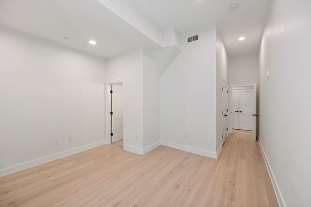 34 Salem St 301, Medford, MA 02155