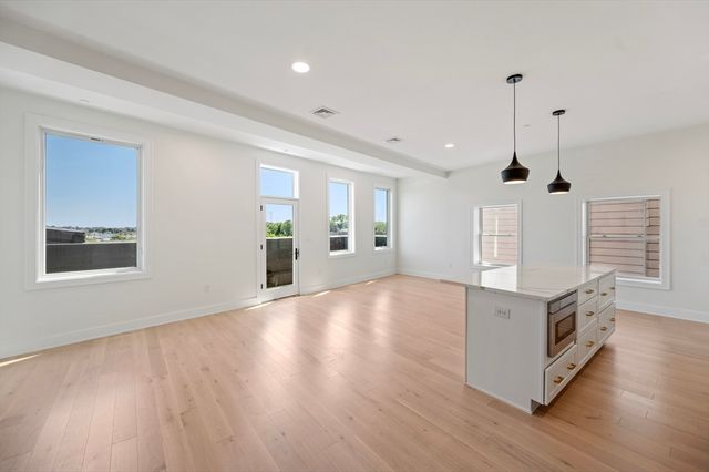 34 Salem St 301, Medford, MA 02155