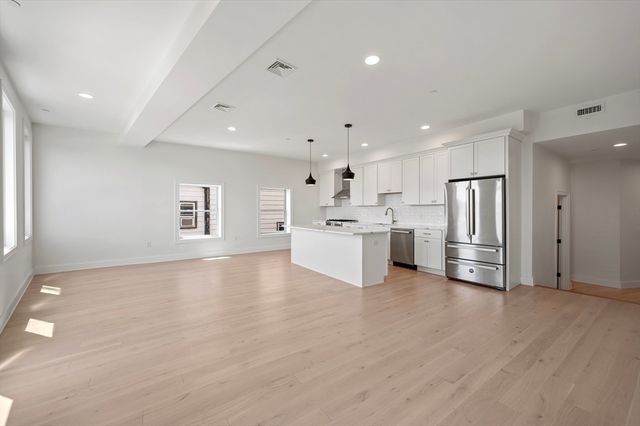 34 Salem St 301, Medford, MA 02155