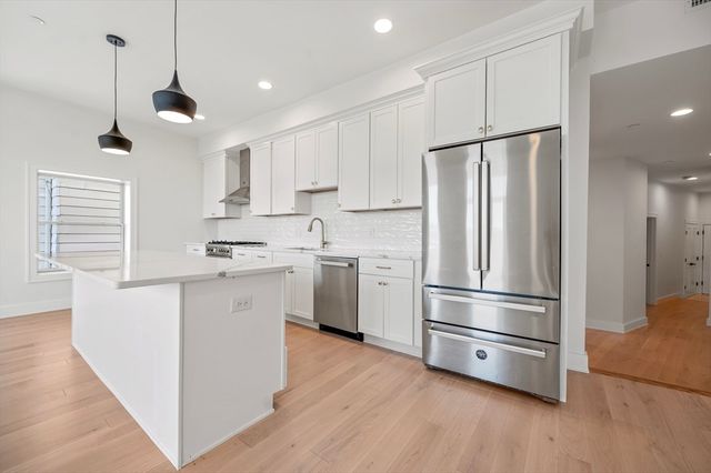 34 Salem St 301, Medford, MA 02155