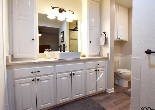 1218 Kingsbury Rd, Tyler, TX 75701