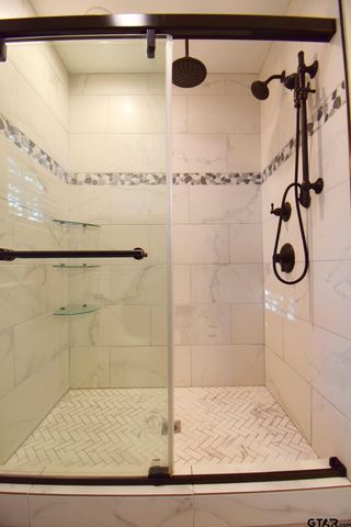 1218 Kingsbury Rd, Tyler, TX 75701