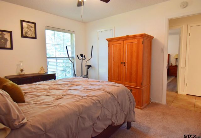 1218 Kingsbury Rd, Tyler, TX 75701