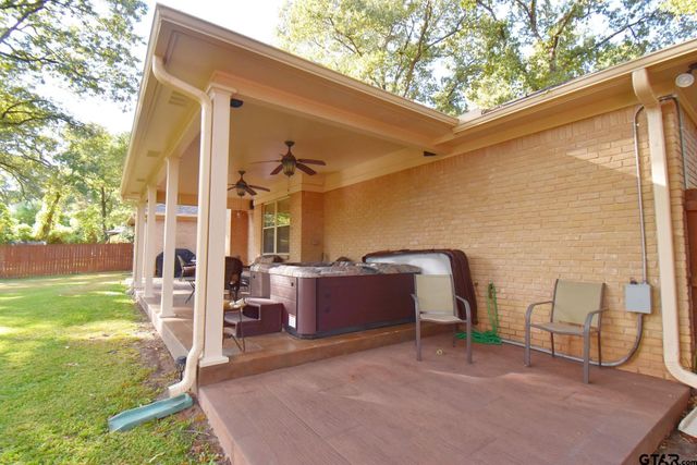 1218 Kingsbury Rd, Tyler, TX 75701