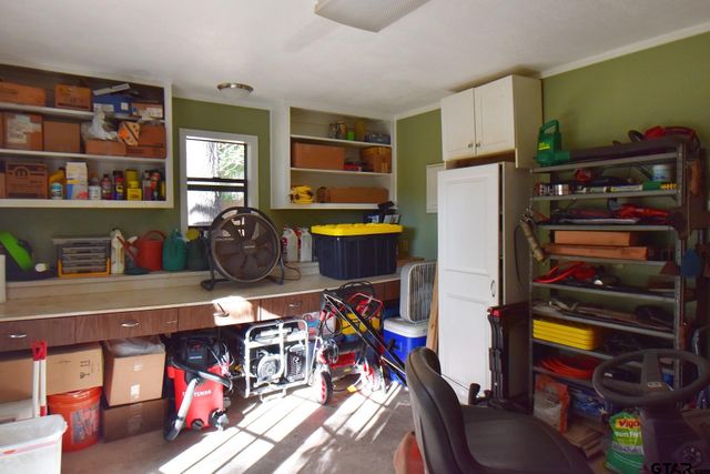 1218 Kingsbury Rd, Tyler, TX 75701