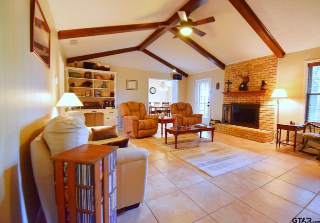 1218 Kingsbury Rd, Tyler, TX 75701