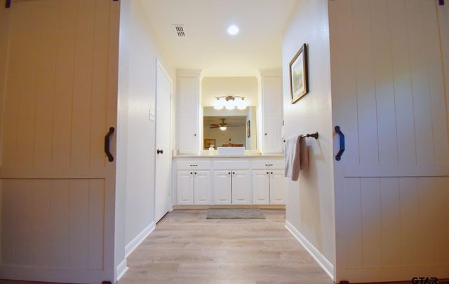 1218 Kingsbury Rd, Tyler, TX 75701