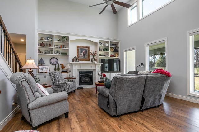 5602 N LIGHTPOST CT, Columbia, MO 65201