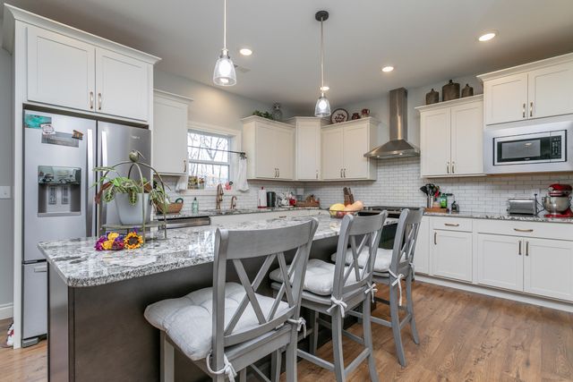 5602 N LIGHTPOST CT, Columbia, MO 65201