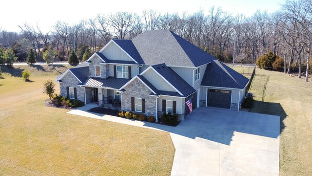 5602 N LIGHTPOST CT, Columbia, MO 65201