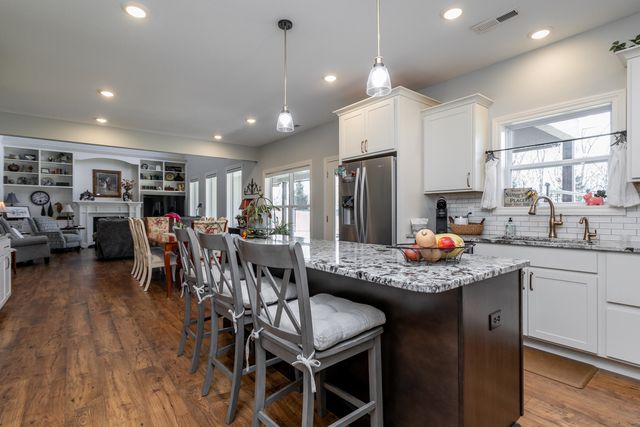 5602 N LIGHTPOST CT, Columbia, MO 65201