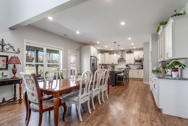 5602 N LIGHTPOST CT, Columbia, MO 65201