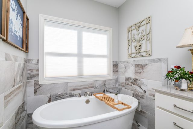 5602 N LIGHTPOST CT, Columbia, MO 65201