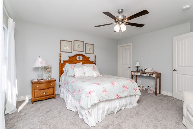 5602 N LIGHTPOST CT, Columbia, MO 65201