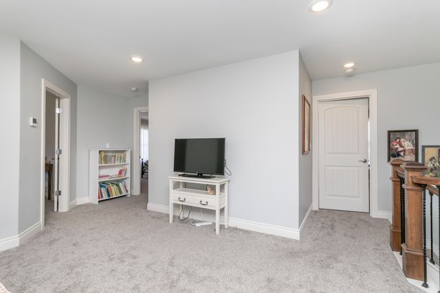 5602 N LIGHTPOST CT, Columbia, MO 65201