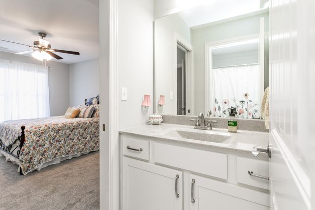 5602 N LIGHTPOST CT, Columbia, MO 65201