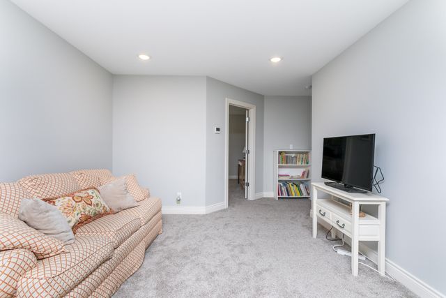 5602 N LIGHTPOST CT, Columbia, MO 65201