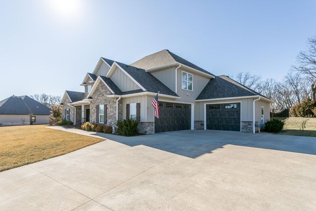 5602 N LIGHTPOST CT, Columbia, MO 65201