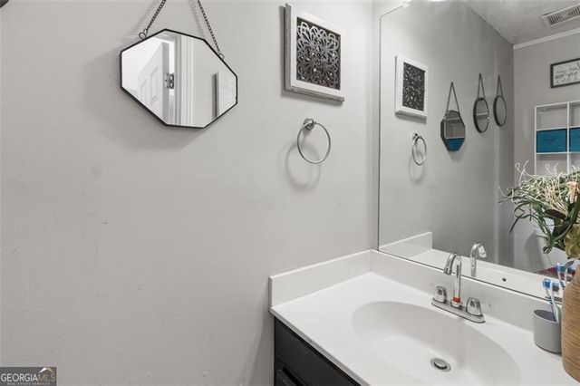 5077 Newpark Drive, Acworth, GA 30101