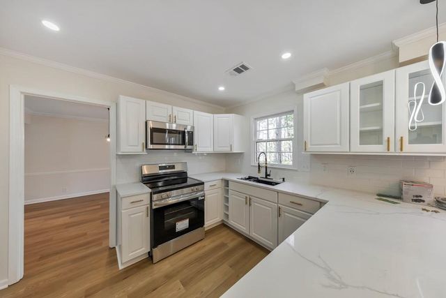 5112 Rocky Glen, Stone Mountain, GA 30088