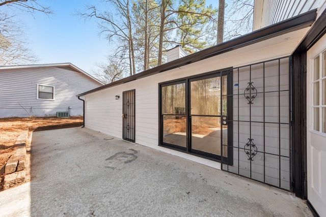 5112 Rocky Glen, Stone Mountain, GA 30088