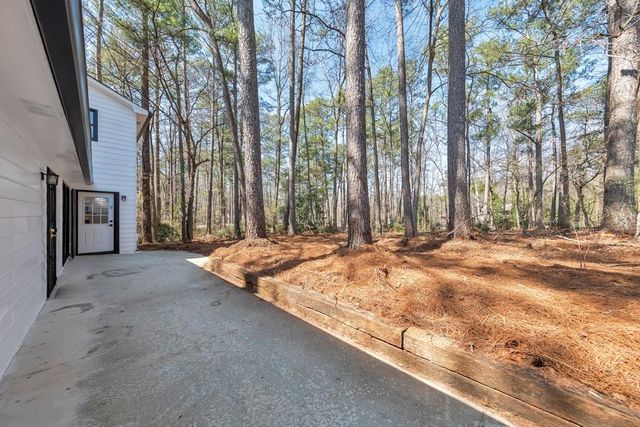 5112 Rocky Glen, Stone Mountain, GA 30088