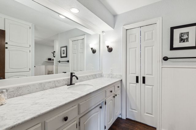 240 Paint Pony Trail N, Fort Worth, TX 76108