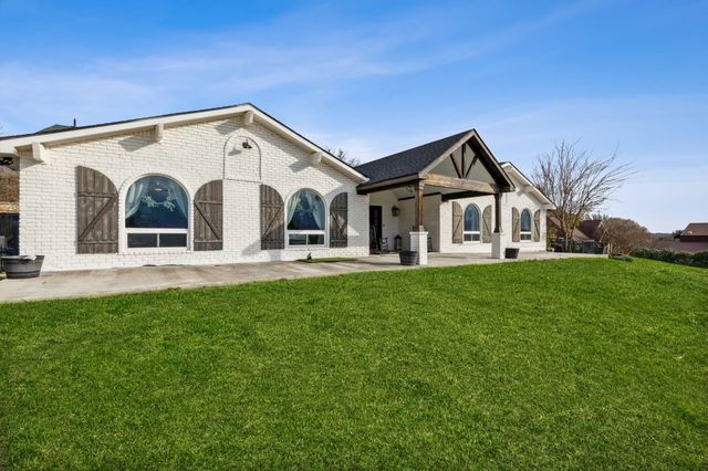 240 Paint Pony Trail N, Fort Worth, TX 76108