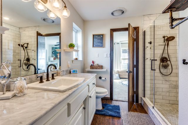 240 Paint Pony Trail N, Fort Worth, TX 76108