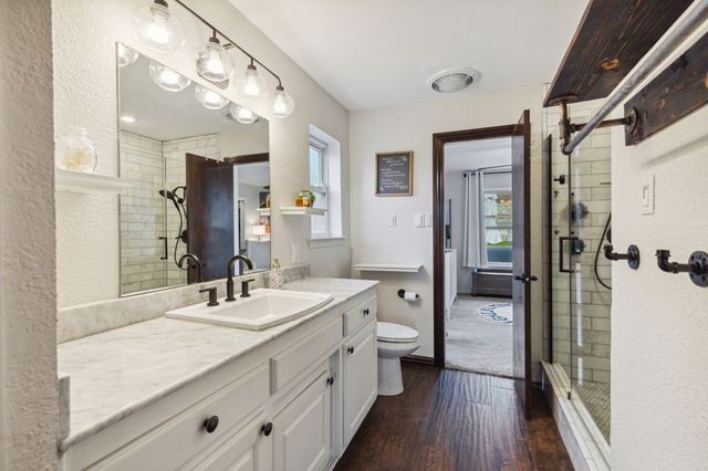 240 Paint Pony Trail N, Fort Worth, TX 76108