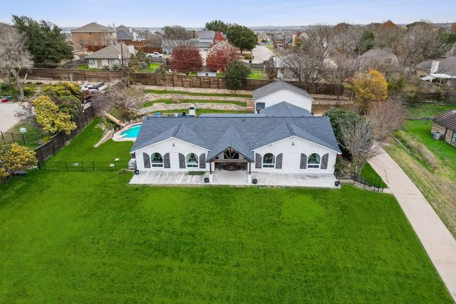 240 Paint Pony Trail N, Fort Worth, TX 76108