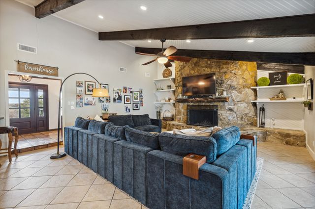 240 Paint Pony Trail N, Fort Worth, TX 76108