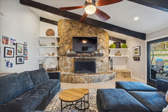 240 Paint Pony Trail N, Fort Worth, TX 76108