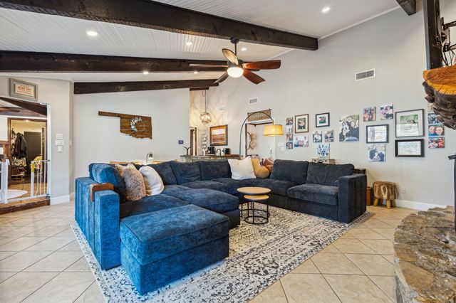 240 Paint Pony Trail N, Fort Worth, TX 76108