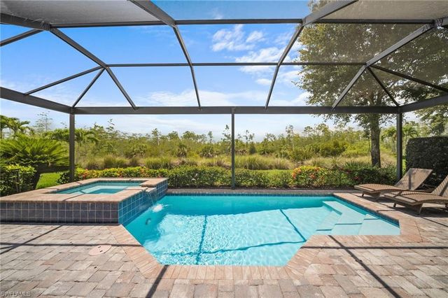 8879 Vaccaro CT, Naples, FL 34119