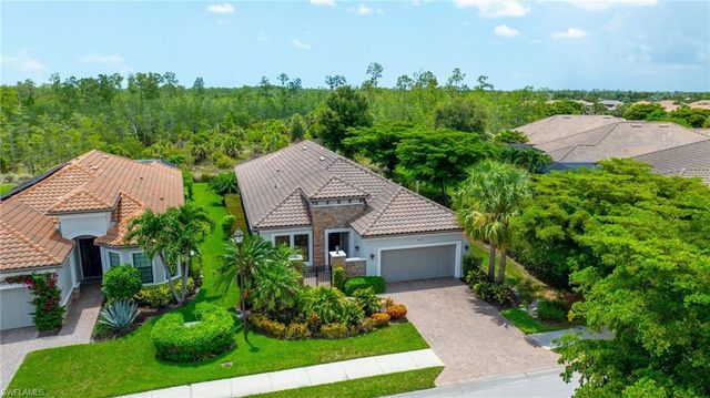 8879 Vaccaro CT, Naples, FL 34119
