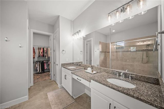 8879 Vaccaro CT, Naples, FL 34119