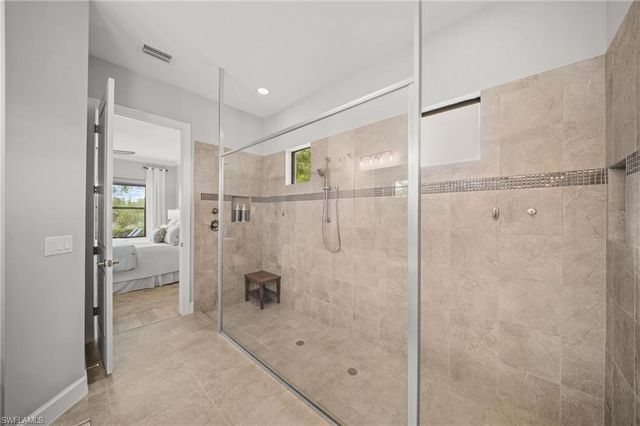 8879 Vaccaro CT, Naples, FL 34119