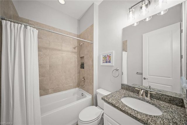 8879 Vaccaro CT, Naples, FL 34119