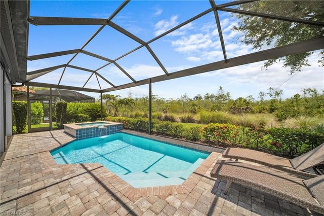 8879 Vaccaro CT, Naples, FL 34119